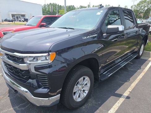 Used 2022 Chevrolet Silverado 1500 LT AWD/4WD image 5