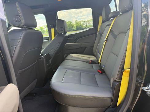 Used 2024 Chevrolet Colorado ZR2 w/ ZR2 Convenience Package III AWD/4WD image 12