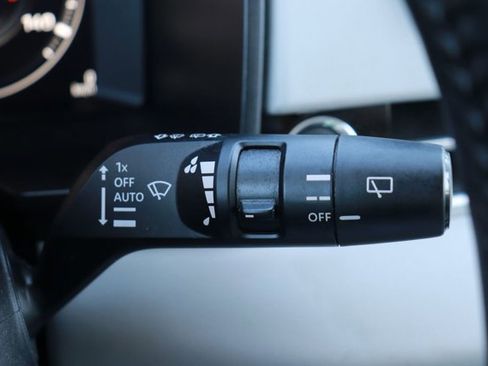 Used 2024 Mitsubishi Outlander 4WD Plug-In Hybrid image 29