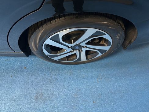 Used 2022 Subaru Legacy Limited image 18