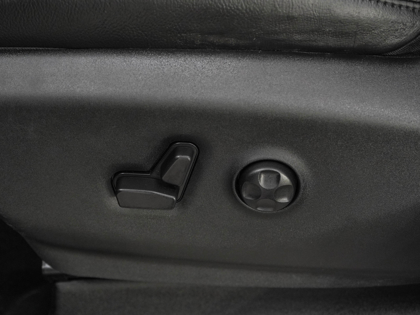Used 2017 Chrysler Pacifica Touring-L Plus w/ Advanced Safetytec Group FWD image 25