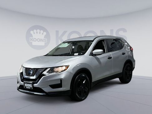 Used 2018 Nissan Rogue S image 1