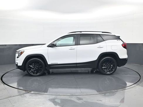 Used 2024 GMC Terrain SLE w/ Driver Convenience Package AWD/4WD image 8