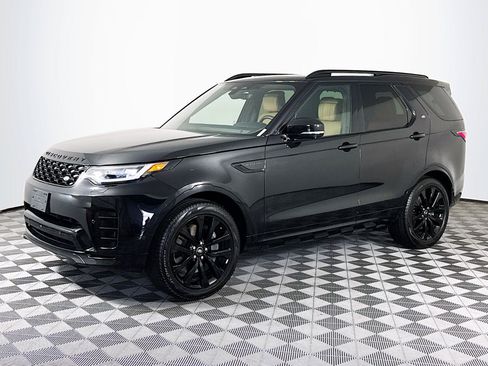 Used 2024 Land Rover Discovery Dynamic SE AWD/4WD image 4