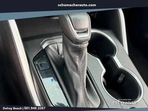 Used 2021 Toyota Highlander LE FWD image 21
