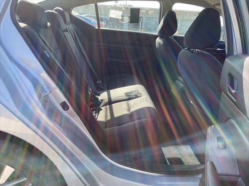 Used 2024 Nissan Altima 2.5 SV FWD image 22