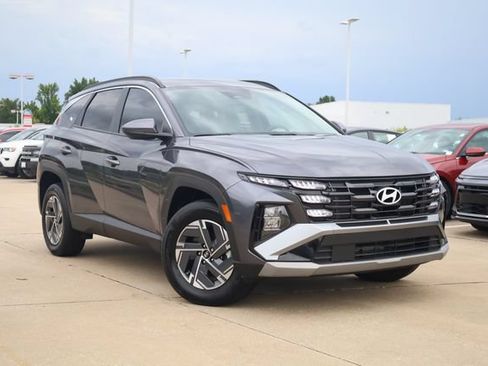 Used 2025 Hyundai Tucson Blue AWD/4WD image 3