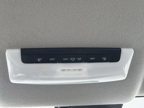 Used 2025 Nissan Versa S w/ Trunk Package FWD image 23