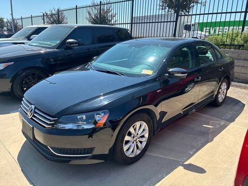 Used 2013 Volkswagen Passat 2.5 S FWD image 4