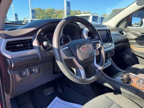 Used 2021 GMC Acadia SLE w/ Driver Convenience Package image 17