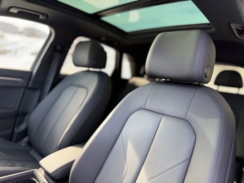 Used 2025 Audi Q3 2.0T Premium image 15