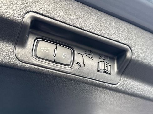 Used 2025 Ford Explorer ST image 10