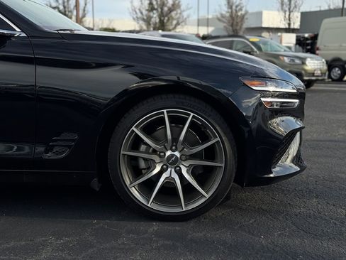 Used 2023 Genesis G70 2.0T image 5