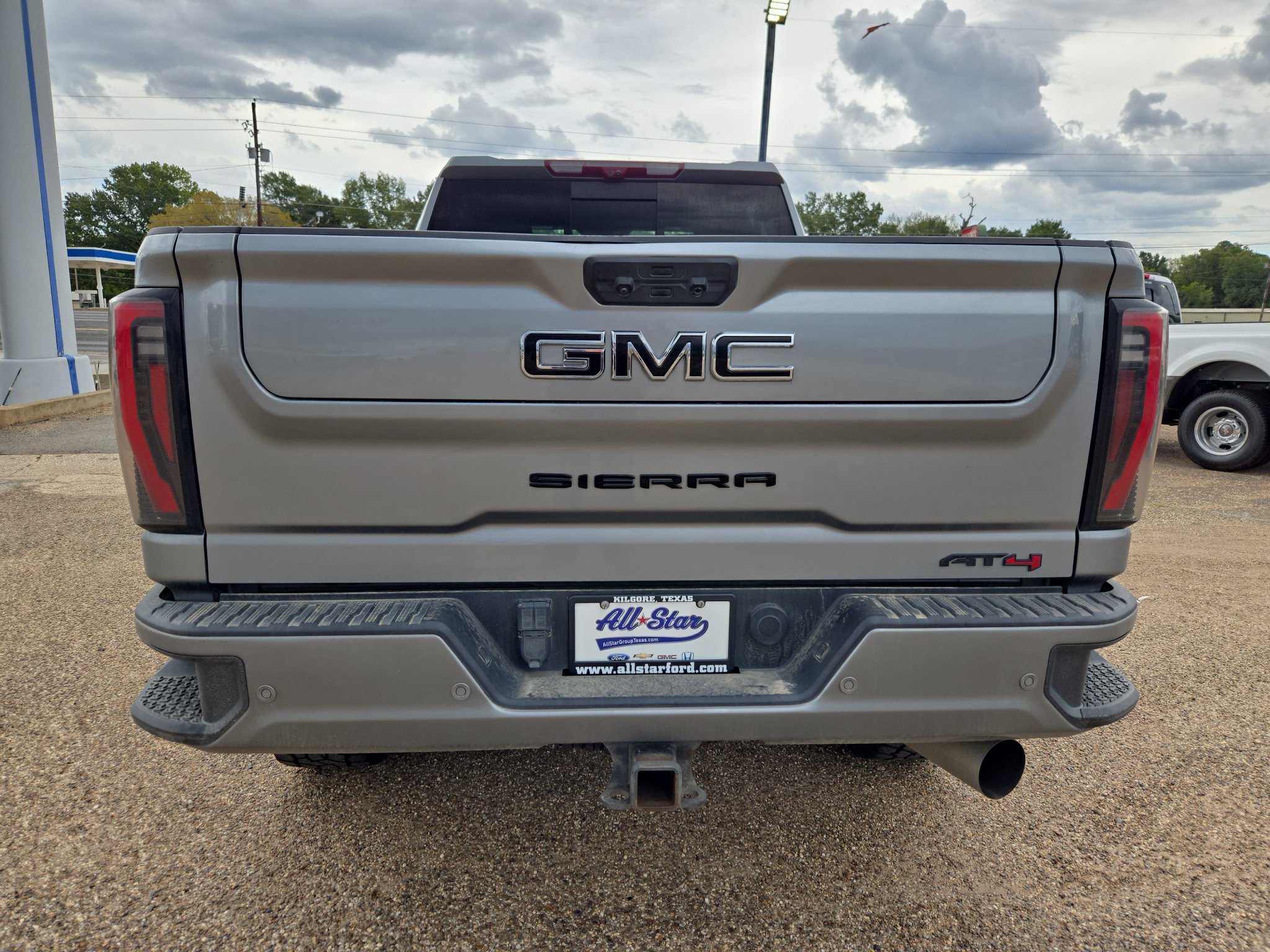 Used 2024 GMC Sierra 2500 AT4 w/ AT4 Premium Plus Package AWD/4WD image 4