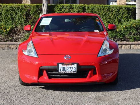 Used 2010 Nissan 370Z Coupe image 3