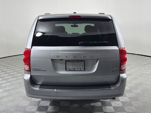Used 2017 Dodge Grand Caravan SXT FWD image 6