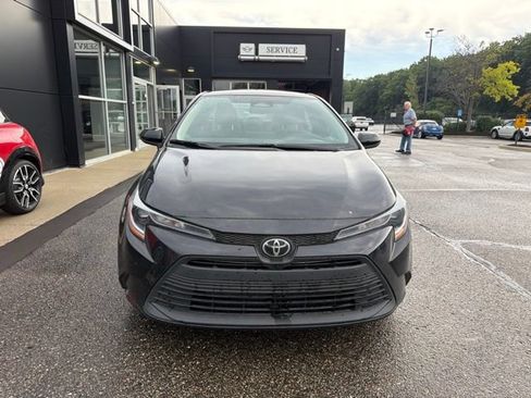Used 2026 Toyota Corolla LE FWD image 2