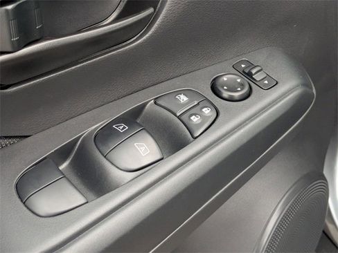 New 2025 Nissan Kicks Play S image 12