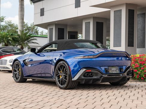 Used 2021 Aston Martin V8 Vantage Roadster image 25