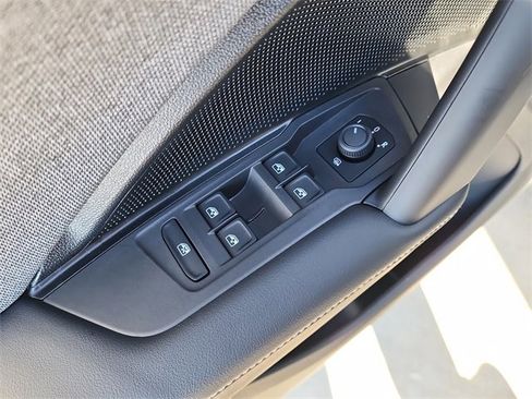 New 2025 Volkswagen Tiguan S image 10