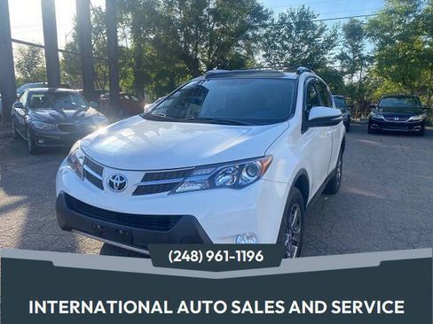 Used 2015 Toyota RAV4 XLE AWD/4WD image 1