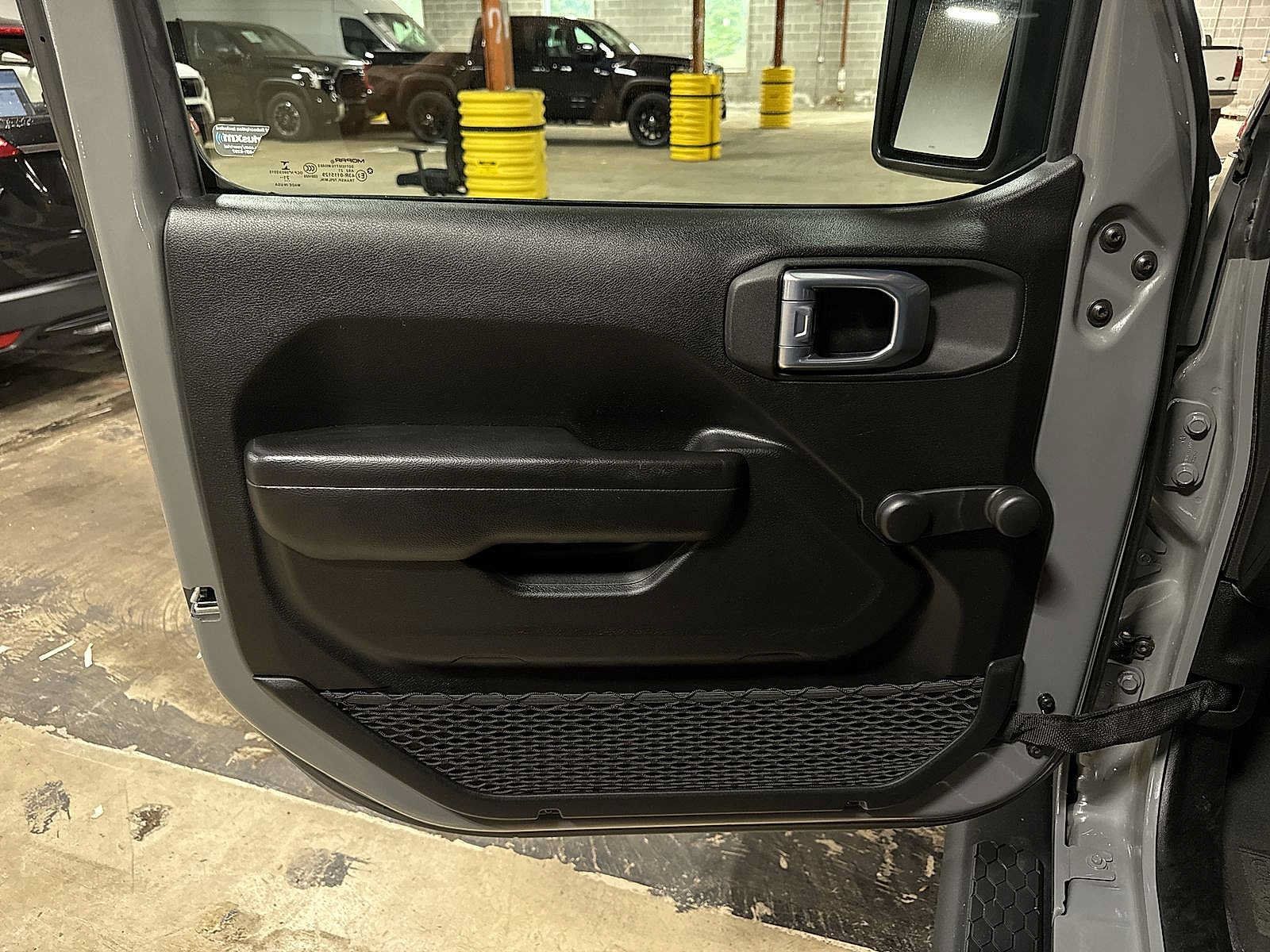 Used 2021 Jeep Wrangler Sport AWD/4WD image 24