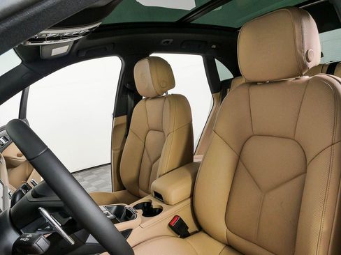 New 2026 Porsche Macan S AWD/4WD image 5