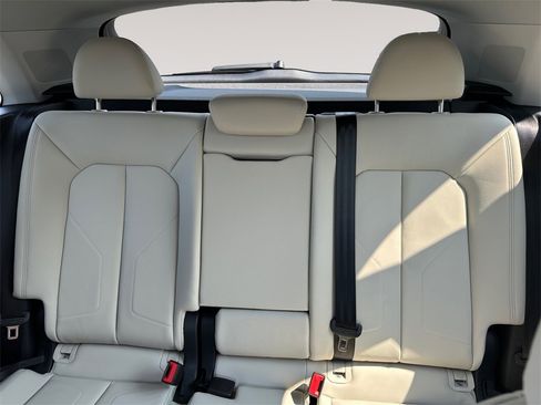 New 2025 Audi Q3 2.0T Premium image 13