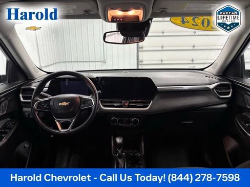 Used 2024 Chevrolet TrailBlazer LT w/ Convenience Package FWD image 13