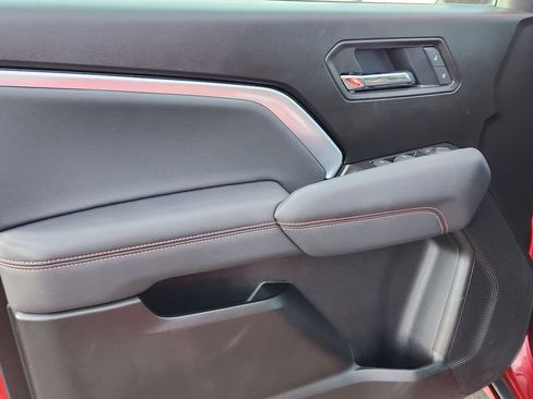 Used 2025 Chevrolet Colorado Z71 w/ Technology Package image 6