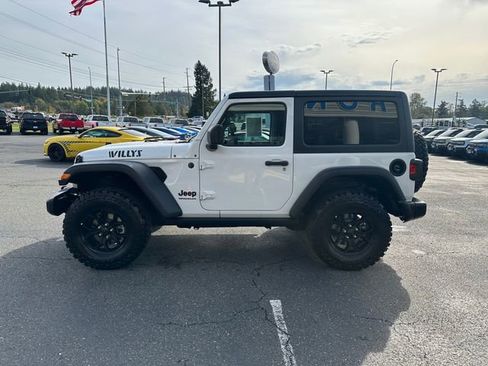 Used 2025 Jeep Wrangler Sport image 6