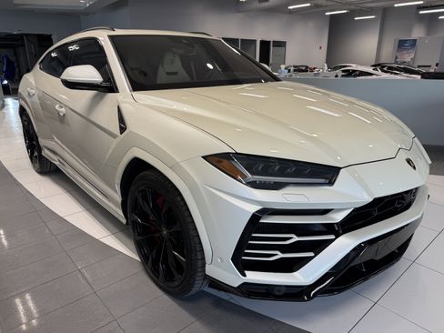 Used 2022 Lamborghini Urus image 5