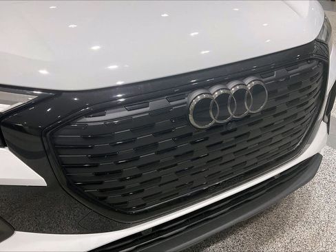 Used 2024 Audi Q4 e-tron Premium Plus image 28