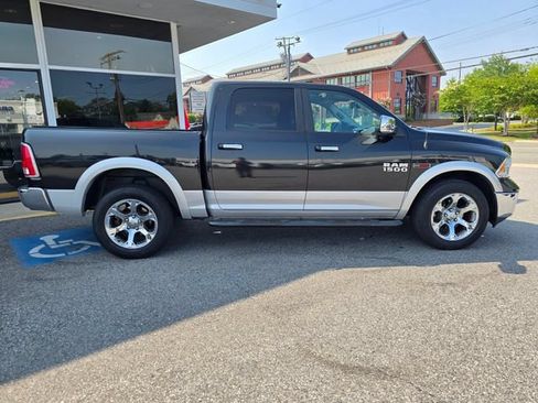 Used 2018 RAM 1500 Laramie w/ Convenience Group AWD/4WD image 41