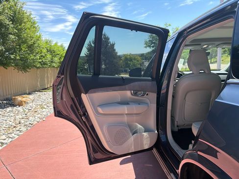 Used 2023 Volvo XC90 T8 Ultimate w/ Lounge Package AWD/4WD image 28