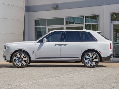 New 2026 Rolls-Royce Cullinan image 12
