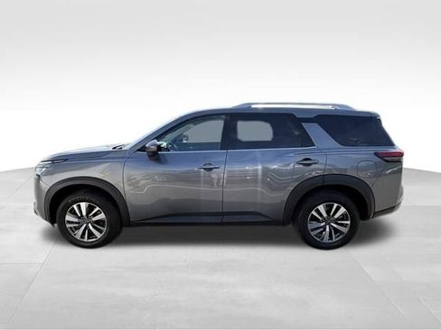 Used 2023 Nissan Pathfinder SL FWD image 12