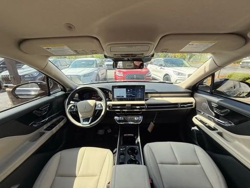 New 2025 Lincoln Corsair FWD image 5