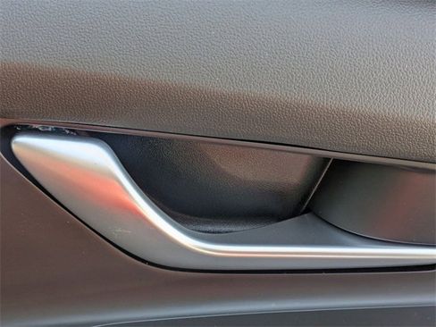 Used 2024 Hyundai Elantra Limited image 35