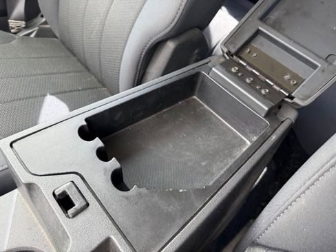 Used 2012 Jeep Liberty Sport w/ Driver Convenience Group image 16