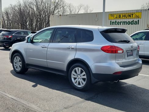 Used 2012 Subaru Tribeca Premium image 4