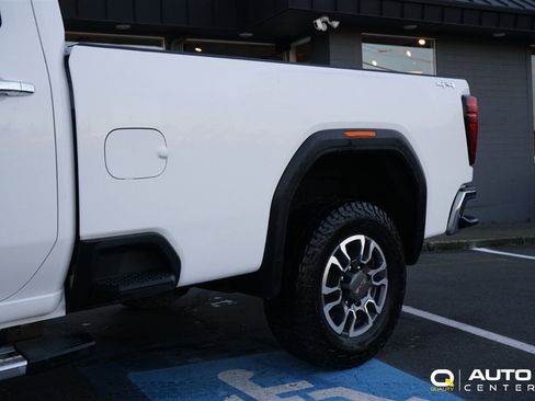 Used 2024 GMC Sierra 3500 SLT w/ SLT Premium Package image 10