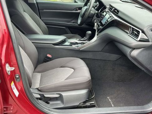 Used 2018 Toyota Camry LE FWD image 22