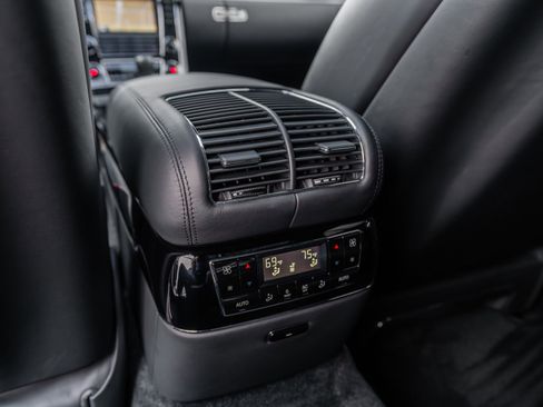 Used 2009 Maybach 57 S image 32