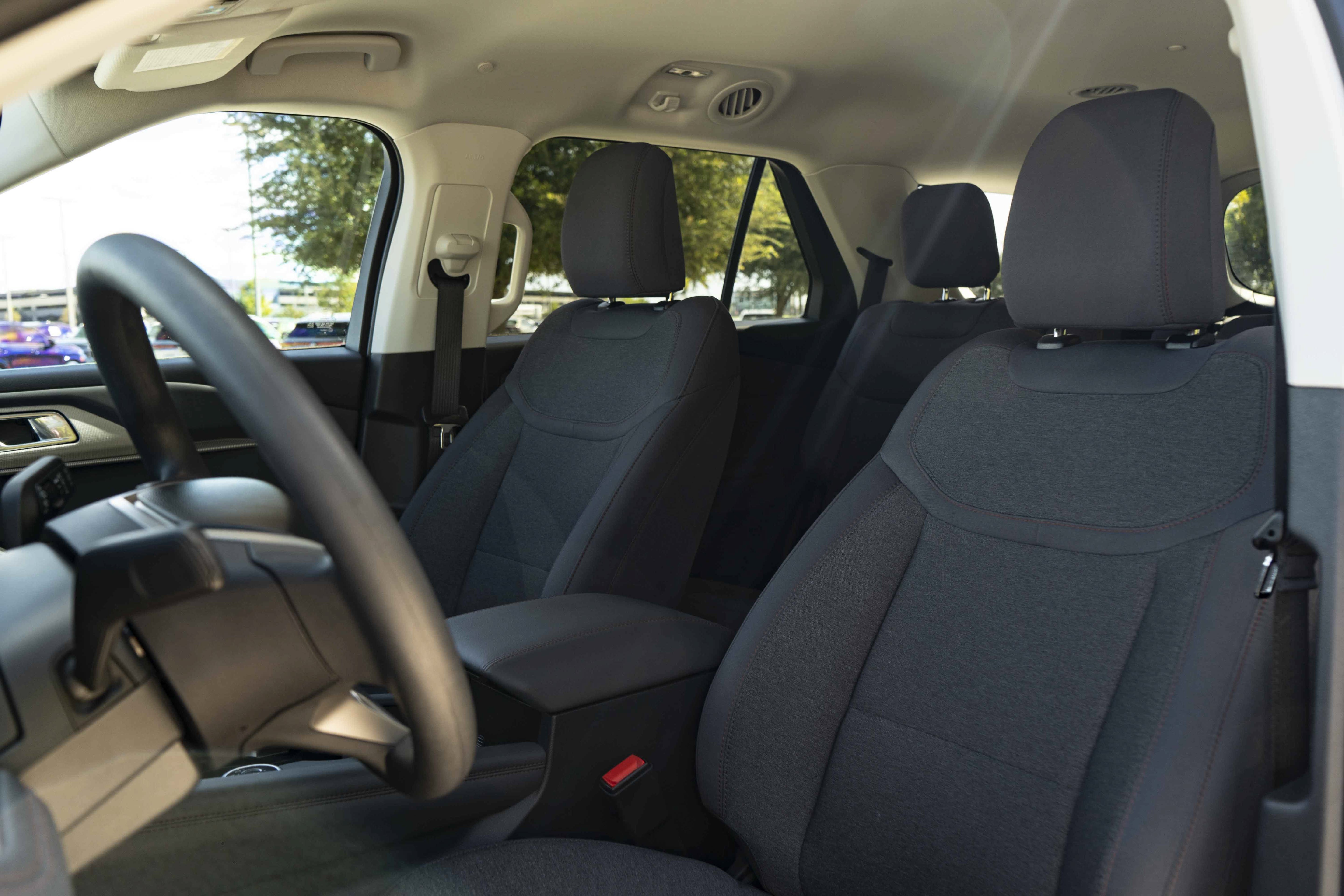 Used 2026 Ford Explorer Active RWD image 16