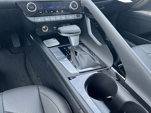 New 2026 Hyundai Elantra Limited FWD image 19