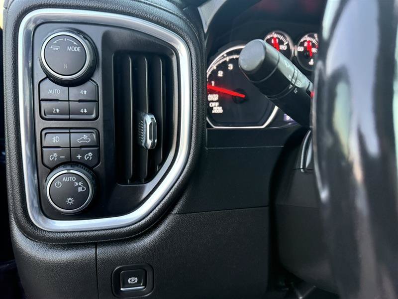 Used 2021 Chevrolet Silverado 1500 RST AWD/4WD image 31