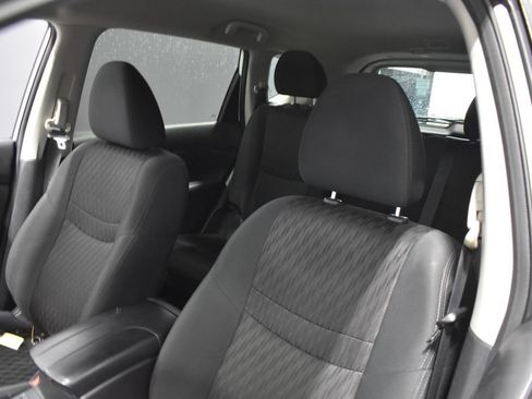 Used 2020 Nissan Rogue SV FWD image 15
