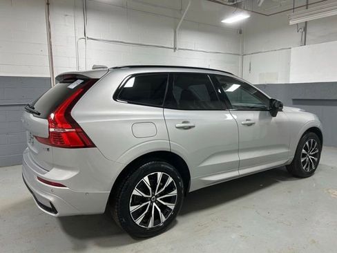 Used 2025 Volvo XC60 B5 Plus image 3
