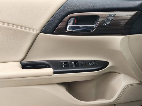 Used 2016 Honda Accord EX-L image 22